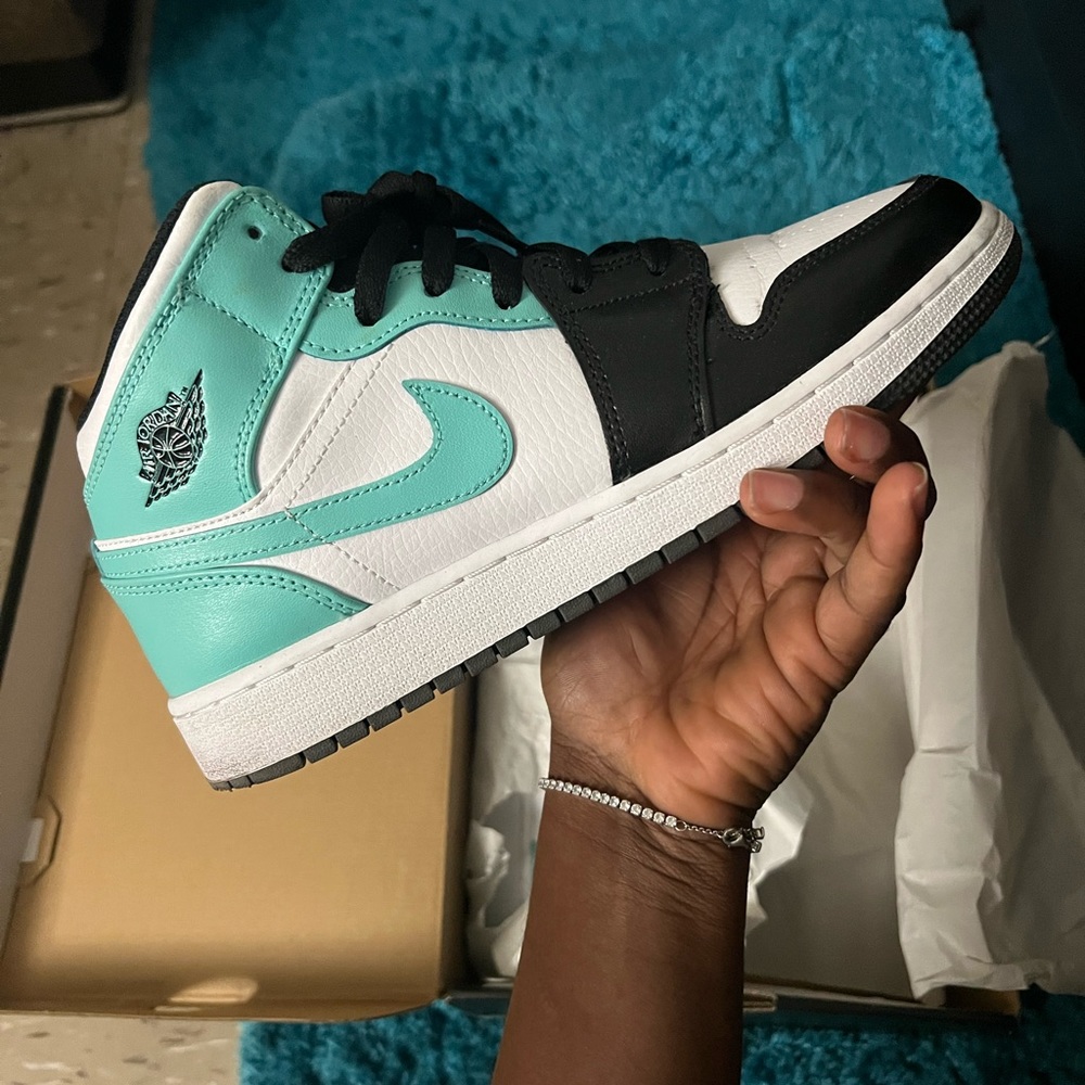 Air Jordan 1s, Size 6.5 Y